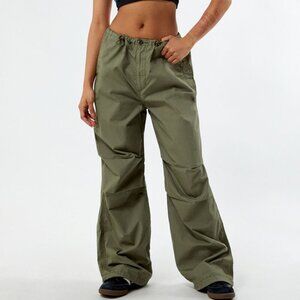 FREE SHIPPING! NWT - LEVI'S - Parachute Pants - Lichen Green